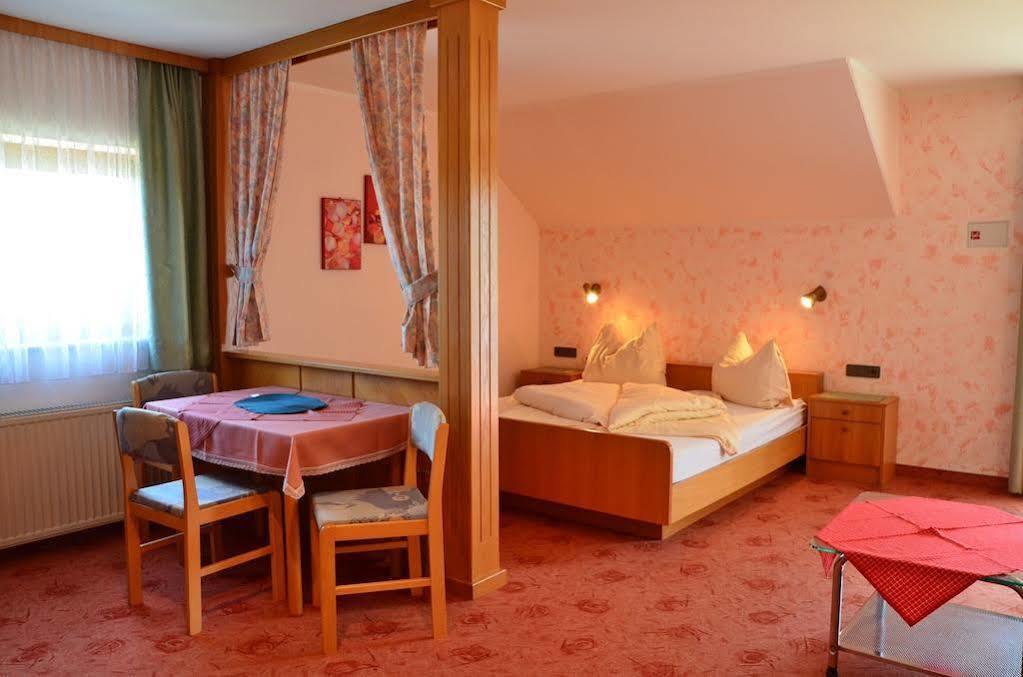 Gaestehaus Goetz Дроболах ам Фаакерзее Екстериор снимка